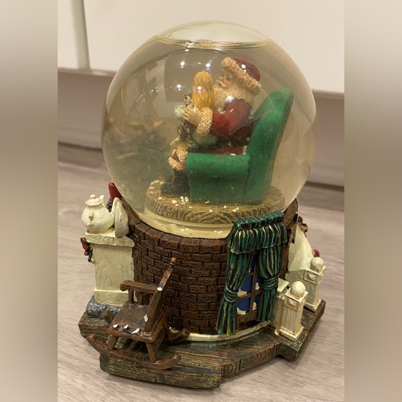 kcare Rare Christmas Snow Globe music box Santa Clause Is Coming To Town *Works! - Picture 4 of 6